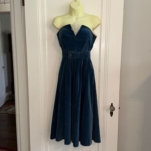 Vtg 50s Virginia Spear blue velvet strapless party or dance dress/full‎ skirt